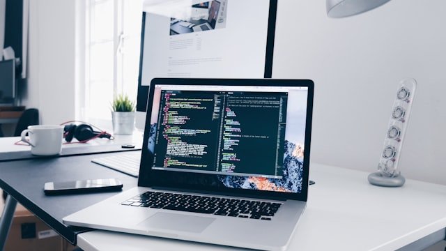تطوير مواقع بلارافيل PHP